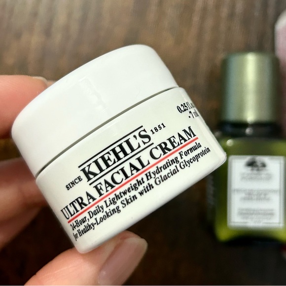 Skincare Bundle - Picture 4 of 7